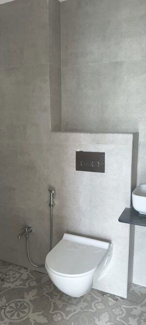 Furnished Amenities in 2 BHK Apartment at Yash Supriya, Dadar East – for Rent