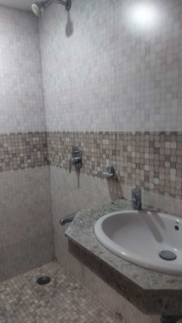 Bathroom, jubilee hills 3 Bedroom 2200 Sq.Ft. Apartment In Jubilee Hills Hyderabad 10485624