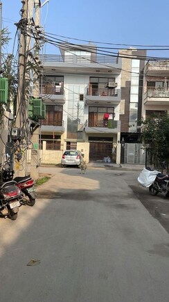 2 BHK + Store Room Builder Floor For Rent in Sector 10A