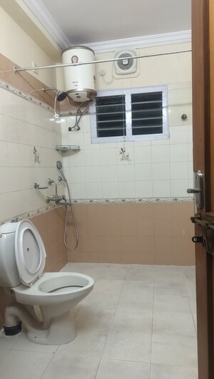 Bathroom in 3 BHK Apartment at Banjara Hills – for Rent