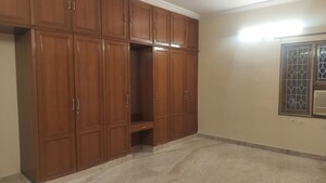 Room in 3 BHK Apartment at Banjara Hills – for Rent
