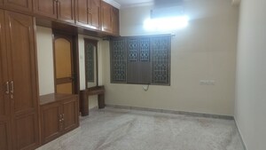 Room in 3 BHK Apartment at Banjara Hills – for Rent