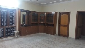 Room in 3 BHK Apartment at Banjara Hills – for Rent