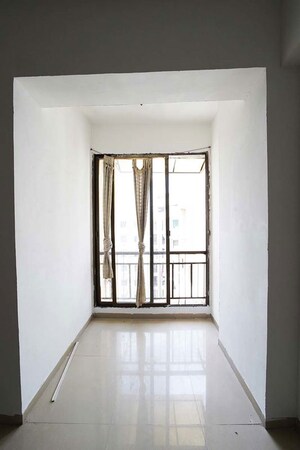 Room in 2 BHK Apartment at Vaishnodevi Circle – for Sale
