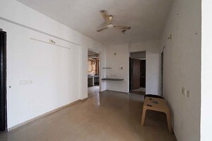 Room in 2 BHK Apartment at Vaishnodevi Circle – for Sale
