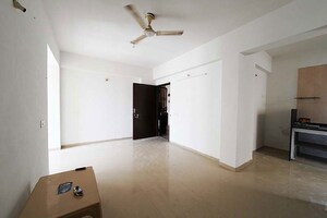 Room in 2 BHK Apartment at Vaishnodevi Circle – for Sale