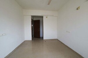 Room in 2 BHK Apartment at Vaishnodevi Circle – for Sale
