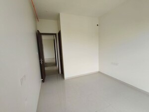 Room in 3 BHK Apartment at Kalpataru Vienta, Kandivali East – for Rent