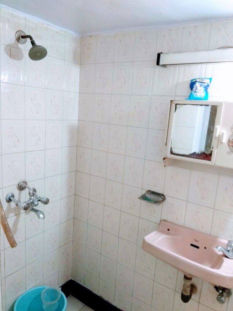 Bathroom, hind-mansion-apartments 1 Bedroom 450 Sq.Ft. Apartment In Mahim West Mumbai 10485667
