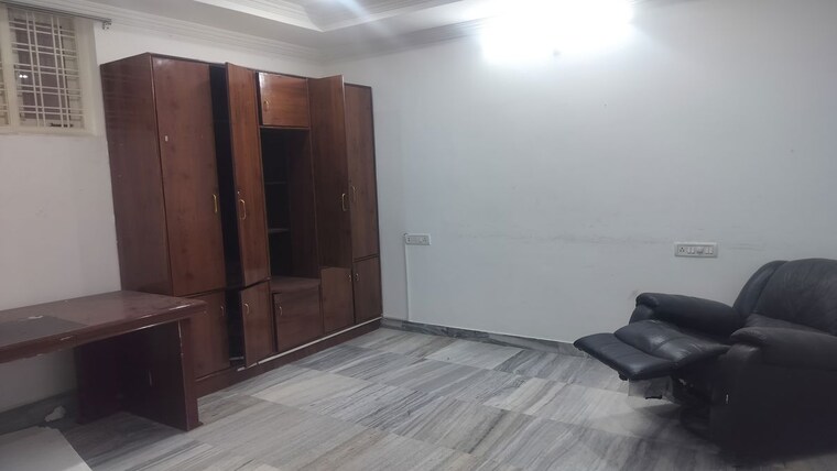 Room, jubilee hills Commercial Office Space 2800 Sq.Ft. In Jubilee Hills Hyderabad 10485664