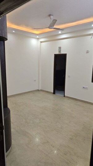 Room in 3 BHK Builder Floor at Rohini Sector 18 – for Rent