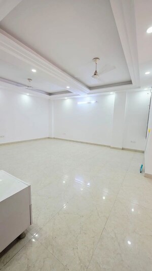 Room in 4 BHK Builder Floor at Freedom Fighters Enclave – for Sale