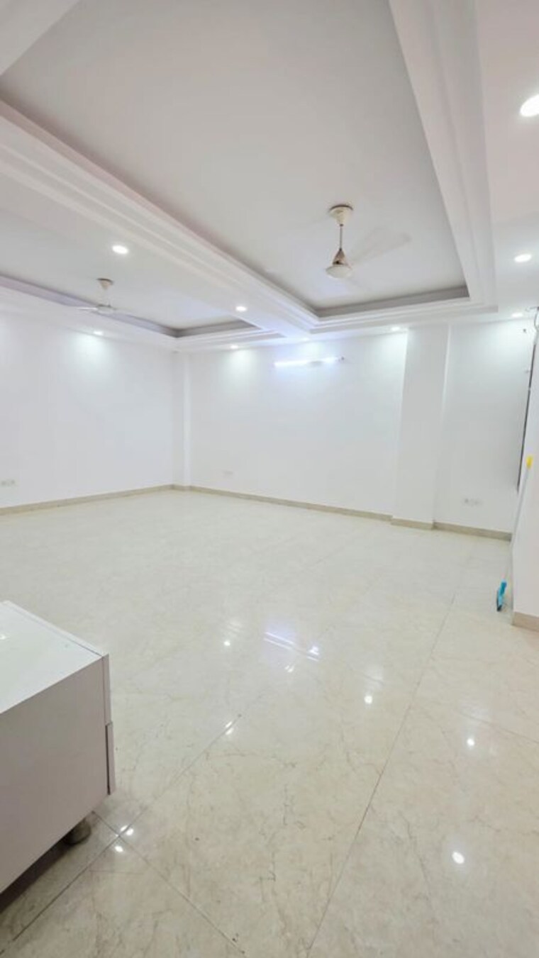 Room, freedom fighters enclave 4 Bedroom 1800 Sq.Ft. Builder Floor In Freedom Fighters Enclave Delhi 10485683