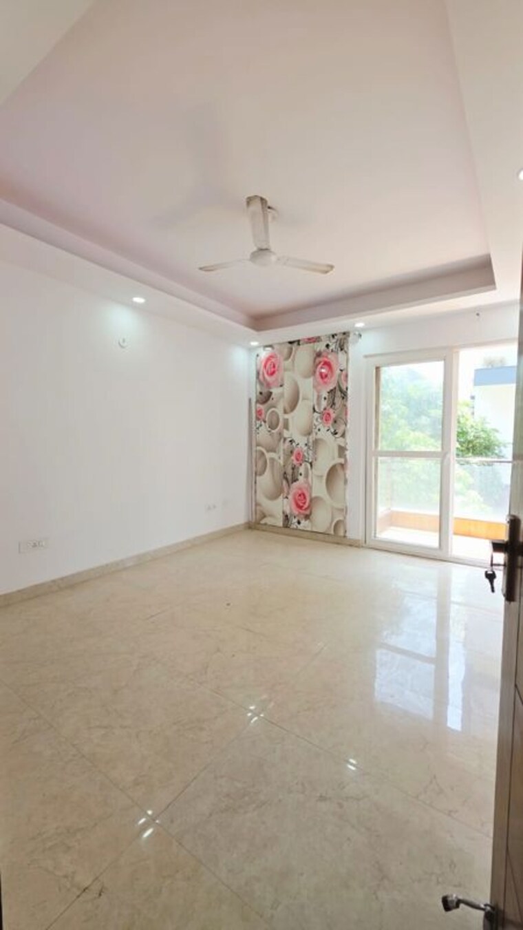 Room, freedom fighters enclave 4 Bedroom 1800 Sq.Ft. Builder Floor In Freedom Fighters Enclave Delhi 10485683