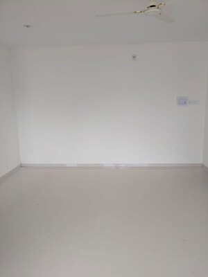 Room in 2 BHK Apartment at Blue 27th Avenue, Bavdhan – for Rent