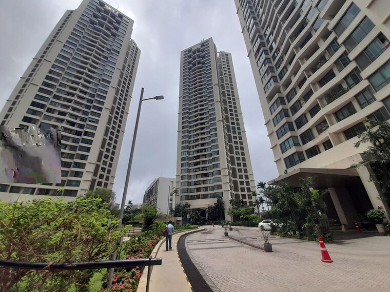 Exterior View, oberoi-realty-woods 2.5 Bedroom 1250 Sq.Ft. Apartment In Goregaon East Mumbai 10485723