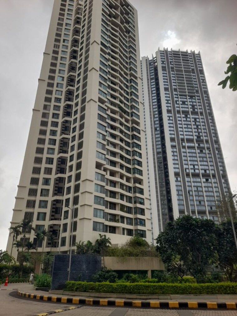 Exterior View, oberoi-realty-woods 2.5 Bedroom 1250 Sq.Ft. Apartment In Goregaon East Mumbai 10485723