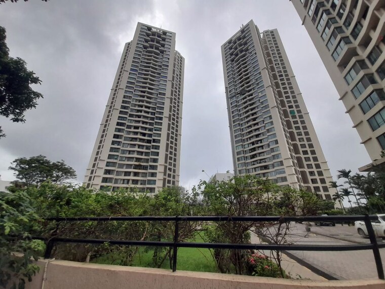 Exterior View, oberoi-realty-woods 2.5 Bedroom 1250 Sq.Ft. Apartment In Goregaon East Mumbai 10485723
