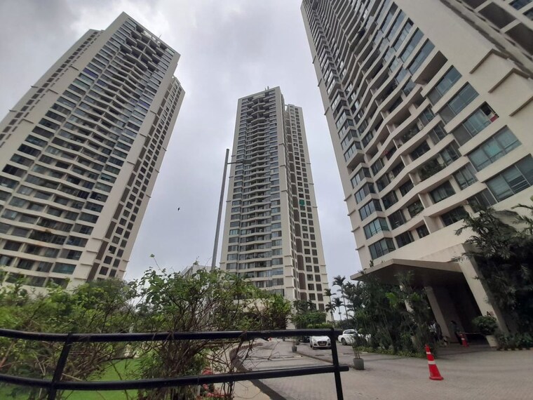Exterior View, oberoi-realty-woods 2.5 Bedroom 1250 Sq.Ft. Apartment In Goregaon East Mumbai 10485723