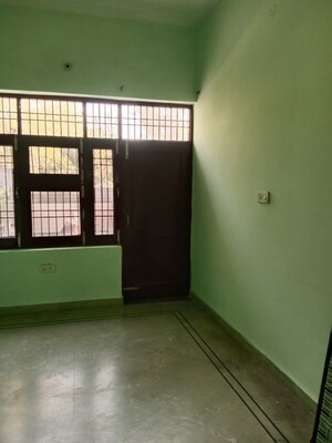 Room in 2.5 BHK Builder Floor at Huda – for Rent