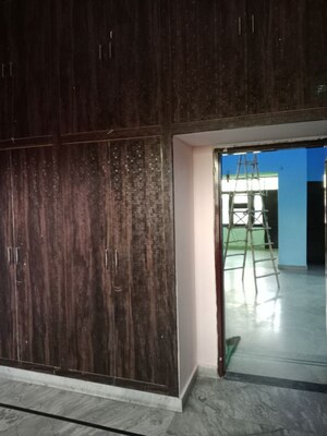 Room in 2.5 BHK Builder Floor at Huda – for Rent