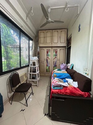 Bedroom in 1 BHK Apartment at Khar West – for Rent