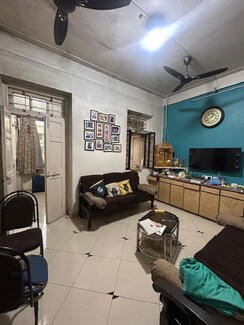 1 BHK + Pooja Room Apartment For Rent in Khar West