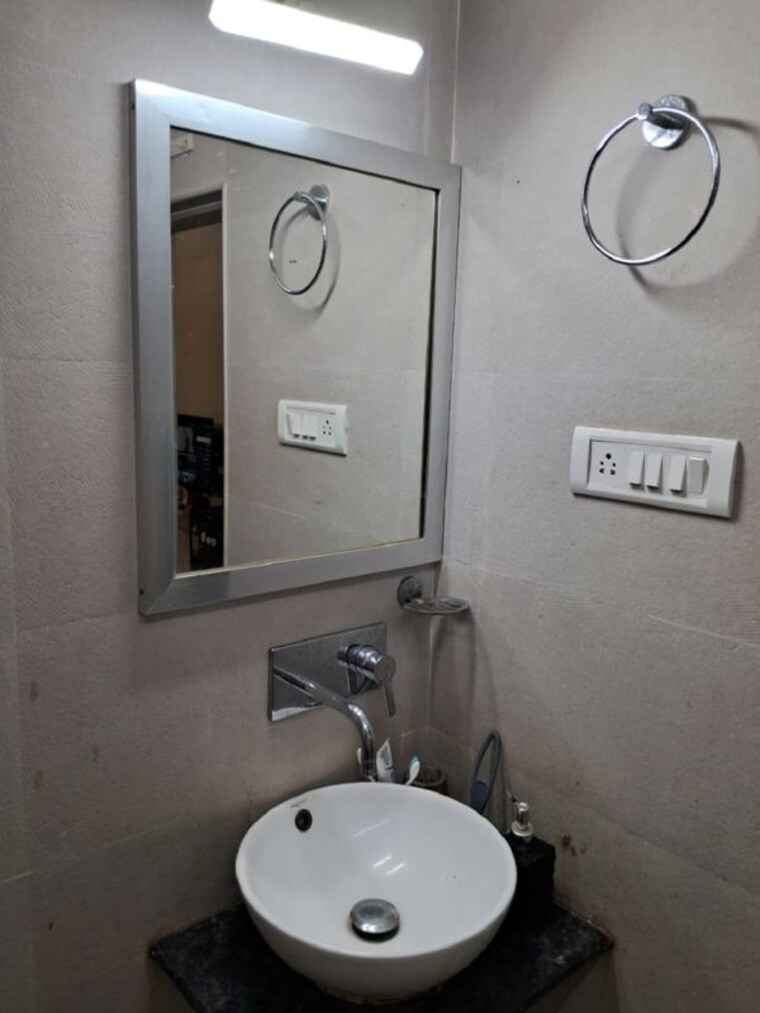 Bathroom, bandra west 1 RK 200 Sq.Ft. Apartment In Bandra West Mumbai 10485743