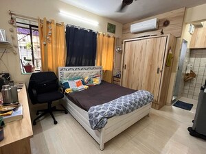 1 RK Apartment For Rent in Bandra West