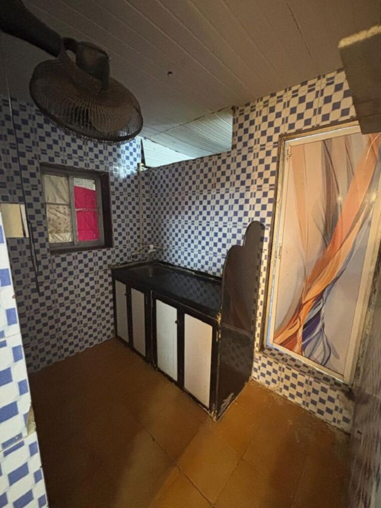 Kitchen, bandra west 1 RK 200 Sq.Ft. Apartment In Bandra West Mumbai 10485761