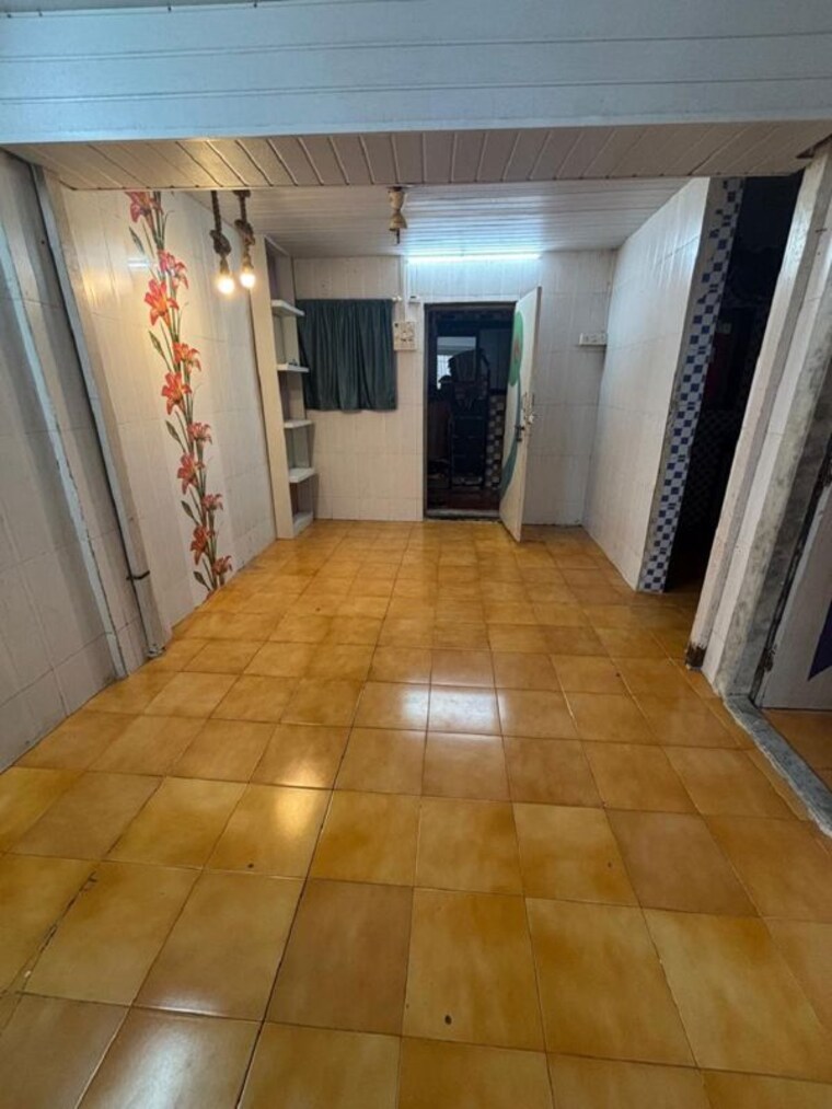 Living Room, bandra west 1 RK 200 Sq.Ft. Apartment In Bandra West Mumbai 10485761