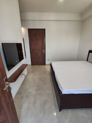 Bedroom in 1 BHK Builder Floor at Sector 32 – for Rent