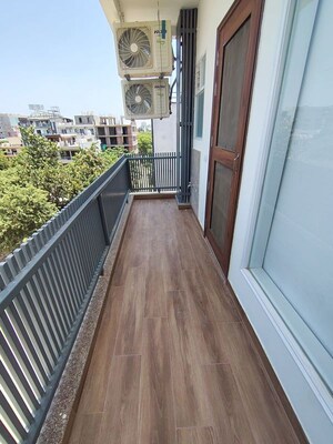 Balcony in 1 BHK Builder Floor at Sector 48 – for Rent