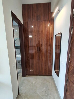 Building Lobby in 1 BHK Builder Floor at Sector 48 – for Rent