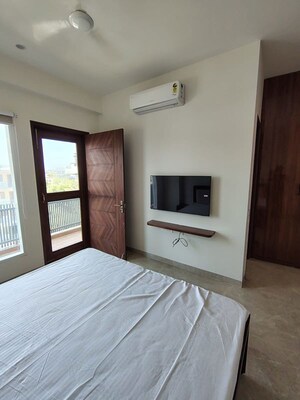 Room in 1 BHK Builder Floor at Sector 48 – for Rent