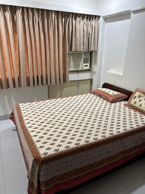 Bedroom in 1 BHK Apartment at Bandra West – for Rent