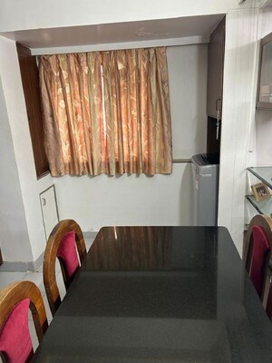 Furnished Amenities in 1 BHK Apartment at Bandra West – for Rent