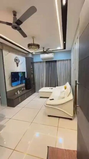 Bathroom in 1.5 BHK Apartment at Sheth Zuri, Laxmi Nagar – for Rent