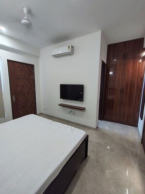 Room in 1 BHK Builder Floor at Sector 46 – for Rent