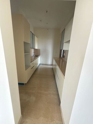 Building Lobby in 4 BHK Apartment at Piramal Mahalaxmi, Mahalaxmi – for Rent