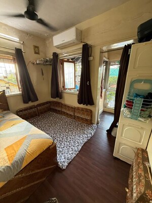 Bedroom in 1 BHK Apartment at Bandra West – for Rent