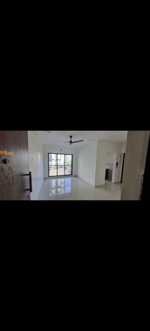 Floor Plan in 1 BHK Apartment at Parinee Essence, Kandivali West – for Rent
