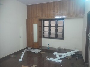 Room in 2 BHK Builder Floor at Nri Layout – for Rent