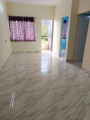 Room in 2 BHK Apartment at Jivraj Park – for Rent