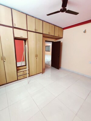 Room in 3 BHK Builder Floor at Akshya Nagar – for Rent