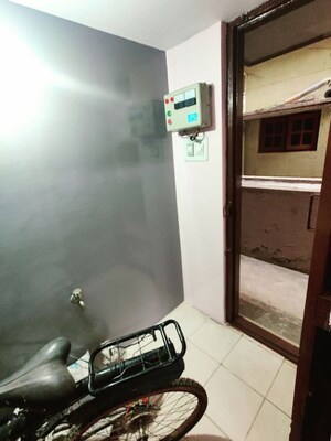 Furnished Amenities in 3 BHK Builder Floor at Akshya Nagar – for Rent