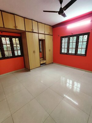 Room in 3 BHK Builder Floor at Akshya Nagar – for Rent
