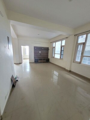Room in 3 BHK Apartment at Dhalli – for Sale
