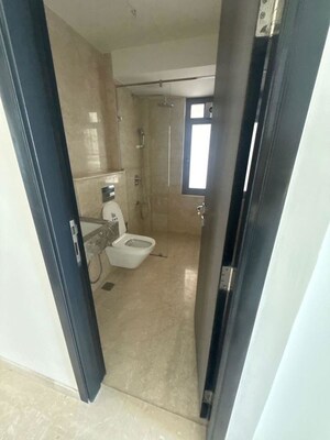 Building Lobby in 4 BHK Apartment at Piramal Mahalaxmi, Mahalaxmi – for Rent