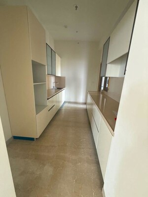 Building Lobby in 4 BHK Apartment at Piramal Mahalaxmi, Mahalaxmi – for Rent